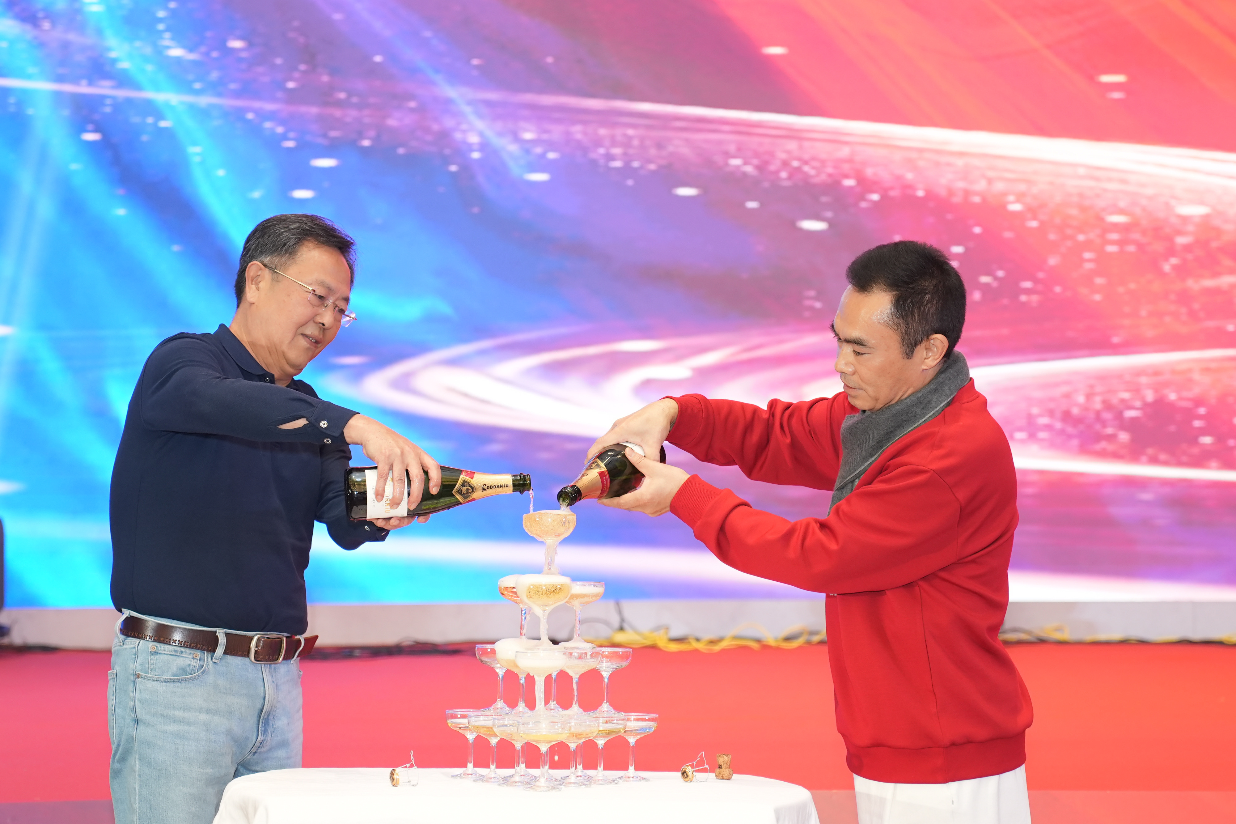 年会的每一幕，，，，，，都是我们共同的珍藏